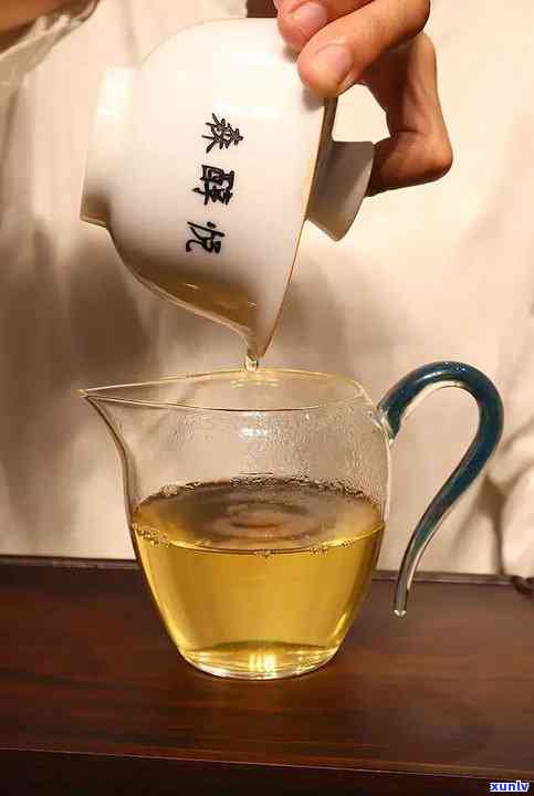 隔夜茶能再泡水喝吗，隔夜茶可以再次冲泡饮用吗？