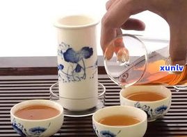 泡红茶杯子图片大全集，探寻茶艺之美：泡红茶杯子图片大全集