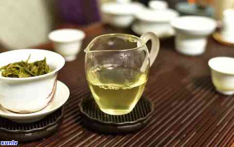 白天茶可以当水喝吗-白天泡的茶晚上还能喝么