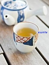 一天喝一茶瓶水正常吗？过量饮用会有疑问吗？