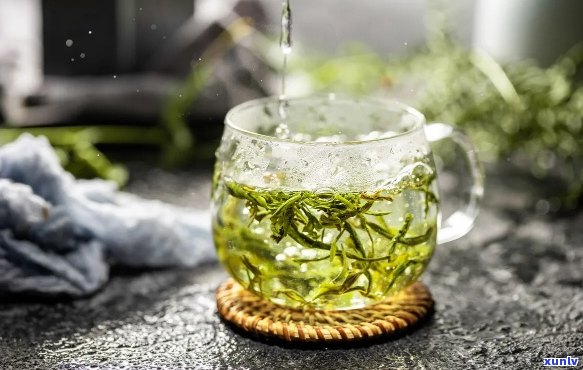 茶水泡几天就不能喝了，茶叶浸泡时间过长会导致水质变差，茶水不宜饮用！