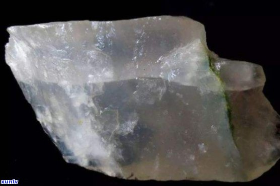 属性水的玉石，揭秘属性水的玉石：神秘而又珍贵的存在