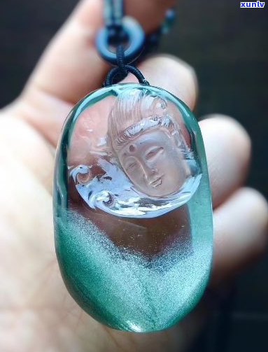 属性水的玉石，揭秘属性水的玉石：神秘而又珍贵的存在