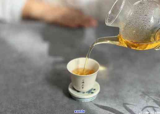 红茶闻起来有些酸味正常吗，红茶有酸味是否正常？