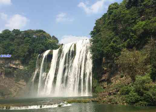 贵州旅游安顺买翡翠，探秘贵州旅游胜地安顺：翡翠购物天堂！