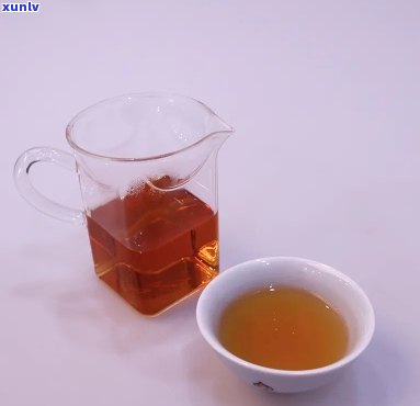 刚泡的红茶上为什么有一层油，揭秘：刚泡的红茶上的“油”是什么？