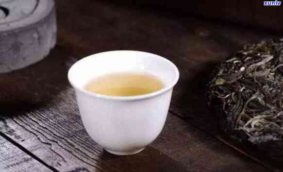 新茶和老茶哪个好喝，口味对决：新茶与老茶，谁更胜一筹？