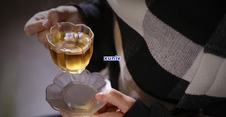 茶水 *** 胃酸分泌吗怎么办，茶水对胃酸分泌的影响：如何应对？