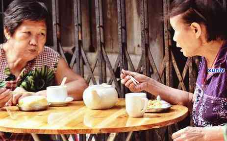 红茶是凉的还是热的好，探讨茶叶冷热之争：红茶，该热饮还是冷泡？