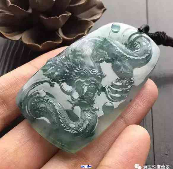 带皮俏雕翡翠图片全欣赏：高清大