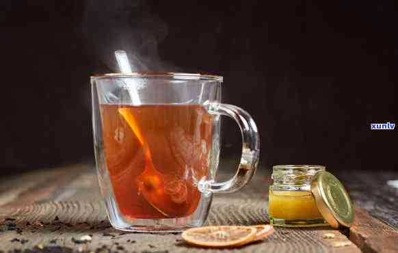 天喝热红茶有什么好处，炎炎日，你还在喝冷饮吗？试试热红茶，这些好处等你来体验！