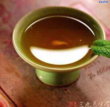 孕中期可以喝绿茶红茶吗，孕中期饮食指南：绿茶、红茶能否饮用？