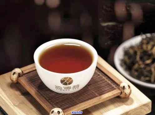 痛风可以喝什么茶来调理，如何通过喝茶调理痛风？推荐几种适合痛风患者的茶饮