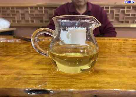 四春茶是什么茶底的，「揭秘」四春茶，它的茶底究竟是什么？