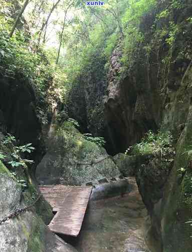 南漳翡翠峡，探秘湖北南漳翡翠峡：壮丽峡谷风光与独特地质奇观