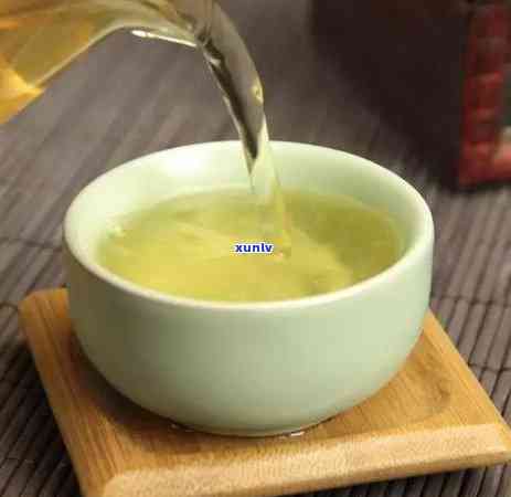 为什么越喝茶口越干涩，揭秘：为何越喝茶口越干涩？