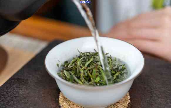 行家典藏茶是什么茶类，揭秘行家典藏茶：属于哪种茶类？