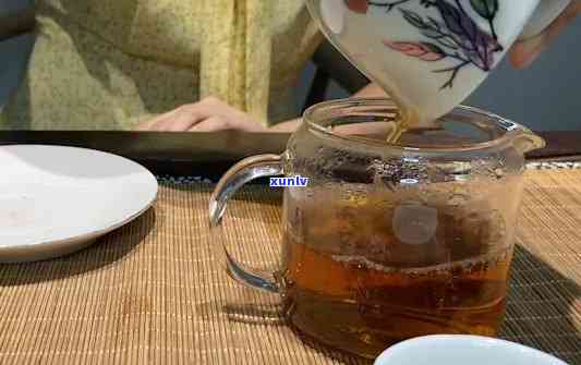 '成小块的普洱叫什么茶':普洱茶饼或砖，这是成块状的普洱茶形式。