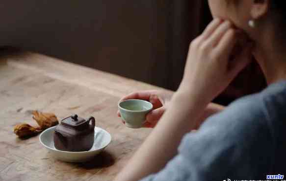 长期喝茶的女生，饮茶多年的她：探索茶叶对女性健的益处