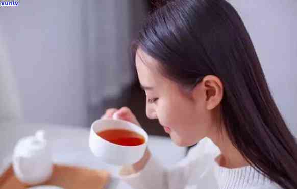 喜欢喝茶的女人特征分析：深入了解爱茶女性的性格与惯