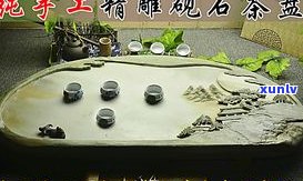 中古手镯翡翠值钱吗，探讨中古手镯翡翠的价值：它们真的值钱吗？