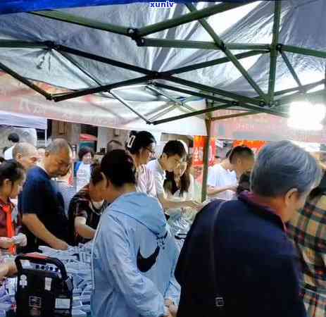 翡翠地摊货场，一站式翡翠购物天堂：地摊货场