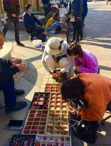 摆地摊卖玛瑙手镯好赚钱吗？视频解析全程实操