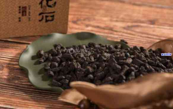 碎银子茶化石的由来，探秘碎银子茶化石的由来：历、 *** 与独特风味