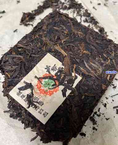 90年代中茶7572普洱熟茶与镭射砖价格对比