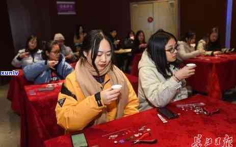 怎么品尝红茶的好坏图片，学会品鉴：红茶好坏的图片指南