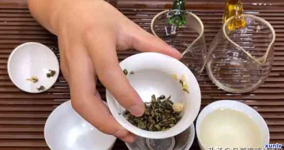 杯子泡茶的正确 *** 是什么？详细解析步骤与注意事