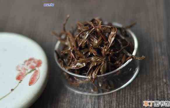 全面解析：红茶草泡茶的功效、作用及其禁忌