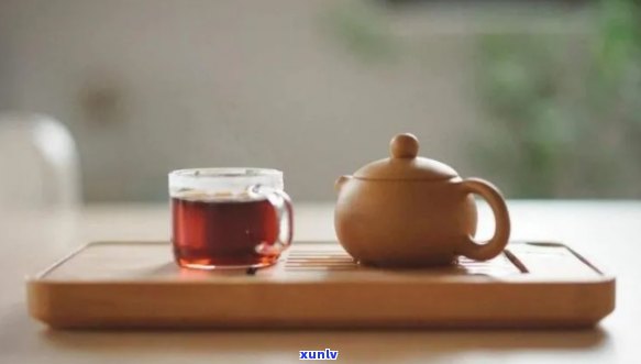 独自一人喝茶的心情短句，独享静谧时光：独自一人喝茶的心情短句