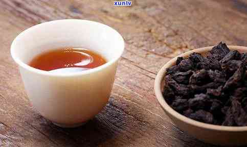 黑糯茶的功效与作用及禁忌，深度解析：黑糯茶的神奇功效、作用及饮用禁忌，你不可不知！
