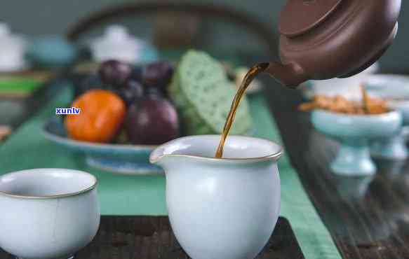 冬饮茶的养生之道有哪些，冬日养生良方：详解冬饮茶的健益处与技巧