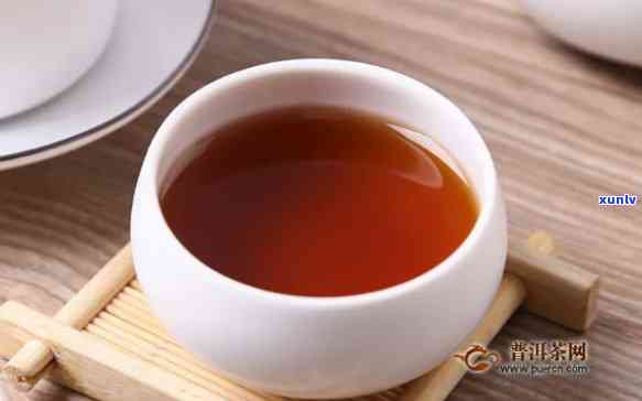 深入了解十二味茯菊茶：功效、作用及禁忌全解析