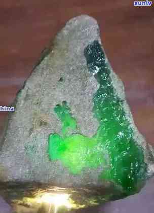 传佳翡翠原石是真的吗，揭秘真相：传佳翡翠原石是否真的存在？