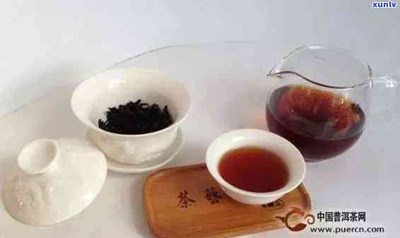 冰岛古树茶1998典藏，探索千年历：品尝冰岛古树茶1998典藏的韵味