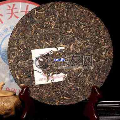 下关铁饼茶2007年：一款口感丰富的熟茶体验