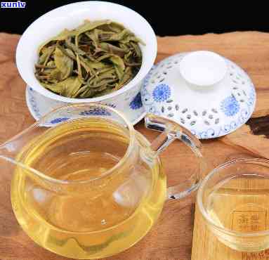 云南双江布朗山茶厂冰岛湖系列茶，【古树纯料】云南双江布朗山茶厂冰岛湖系列2017春茶头春古树生茶普洱茶熟茶糯米香4饼