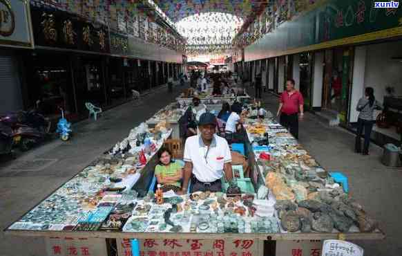 东北玉石交易市场，探索东北玉石文化：走进更大的玉石交易市场