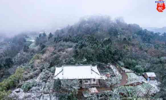 重庆三峡飘雪，冬日仙境：重庆三峡飘雪的美丽景色