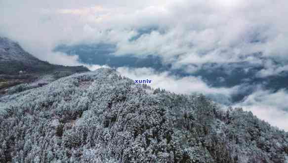 重庆三峡飘雪，冬日仙境：重庆三峡飘雪的美丽景色