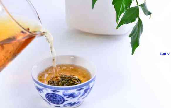 黑色茶叶泡出来绿色：是什么茶？什么原因导致的？