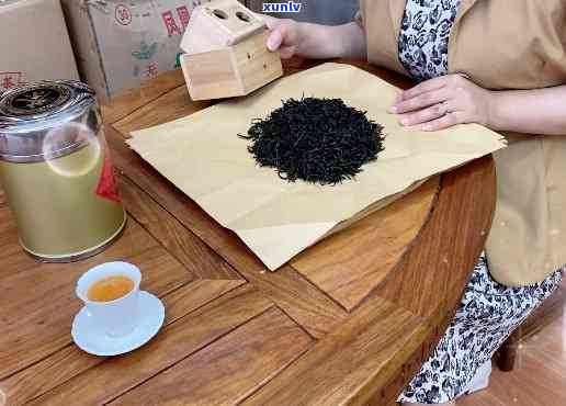 怎么包茶叶视频，新手必看：茶叶包装全过程详细视频教程