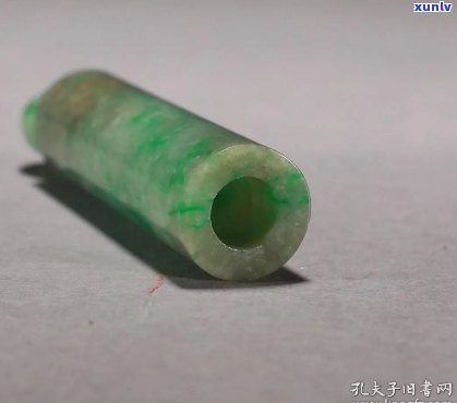 翡翠翎管是干什么用的，探秘翡翠翎管：用途、历史和文化意义