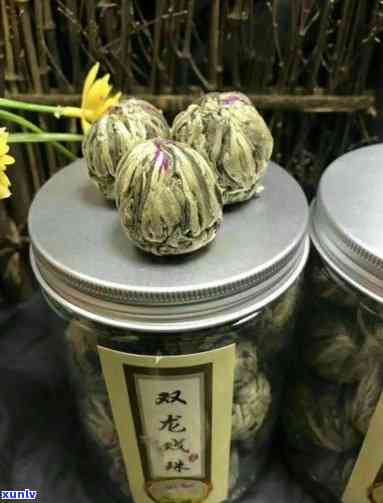 双龙戏珠茶是什么茶，探秘茶叶世界：双龙戏珠茶，你了解吗？