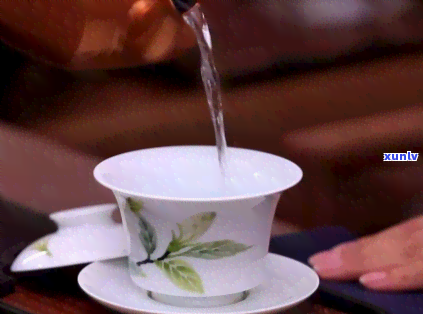 泡茶用啥水，泡茶首选：哪种水质最适合泡茶？