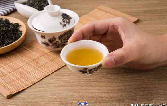 茶水倒满是非常不礼貌吗？解析满杯茶的含义与暗示