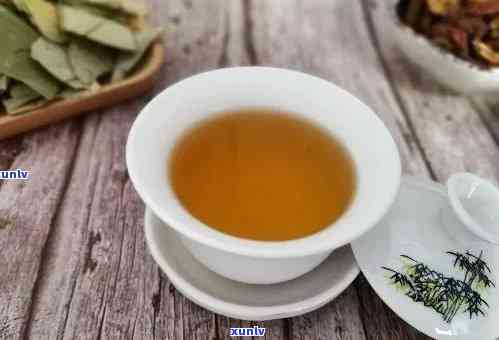 胃痛可以喝茶叶水吗女性，女性胃痛时，是否适合饮用茶叶水？